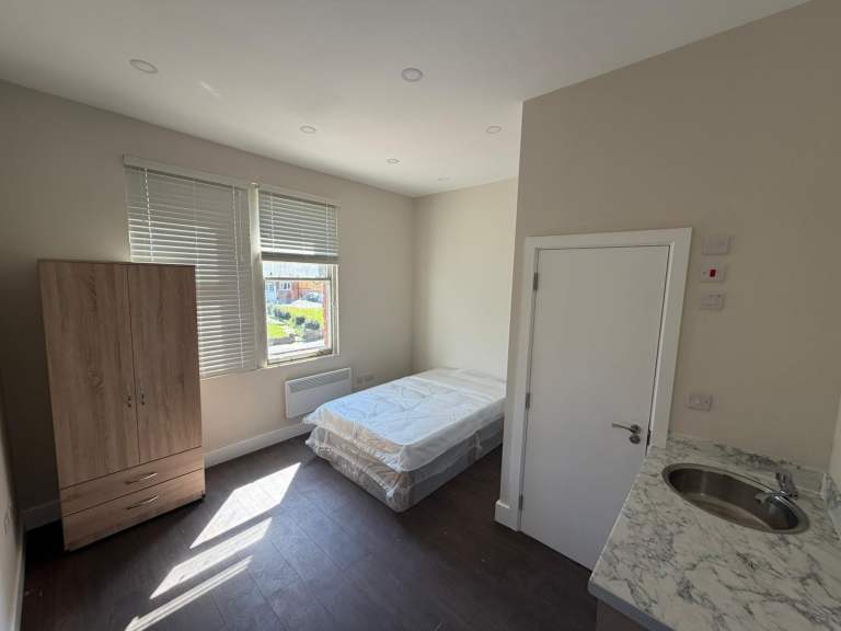 BENEFITS ACCEPTED - Studio Flat Available in Norwood Lambeth SE24