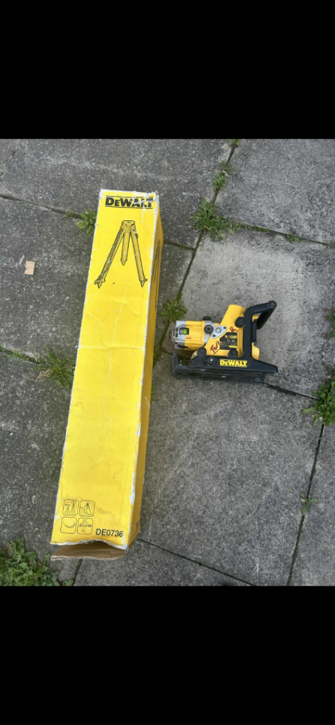 Dewalt laser / twister level & tripod 