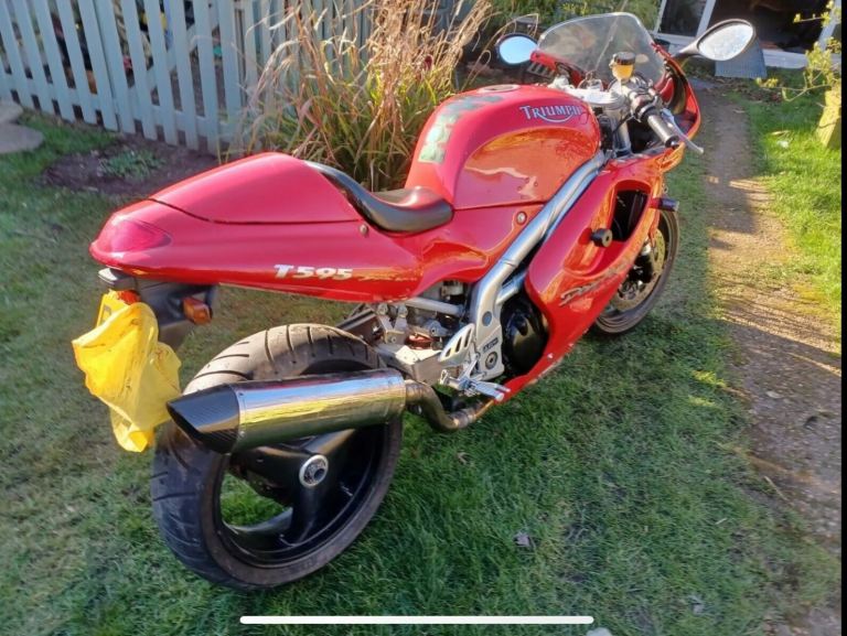 Unbranded high Level Exhaust for 97-01 Triumph T595i Daytona 955i