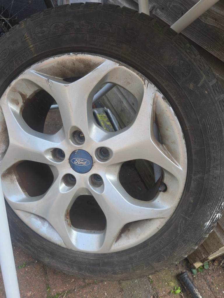 Set of 4 alloys from ford c max 2011