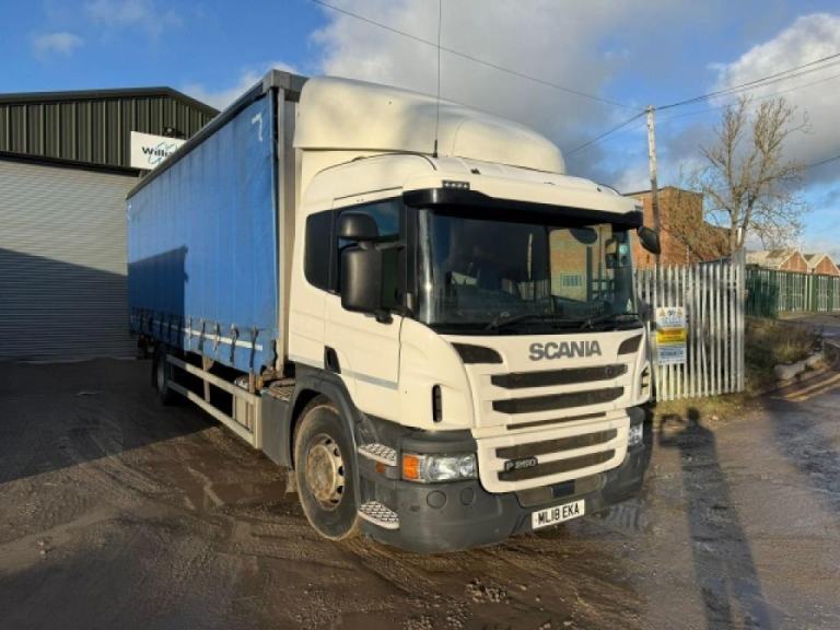 SCANIA P250 4x2 SLEEPER CAB CURTAIN SIDE