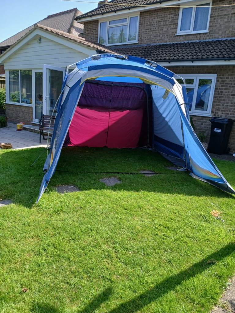 Herzog Explorer one touch awning