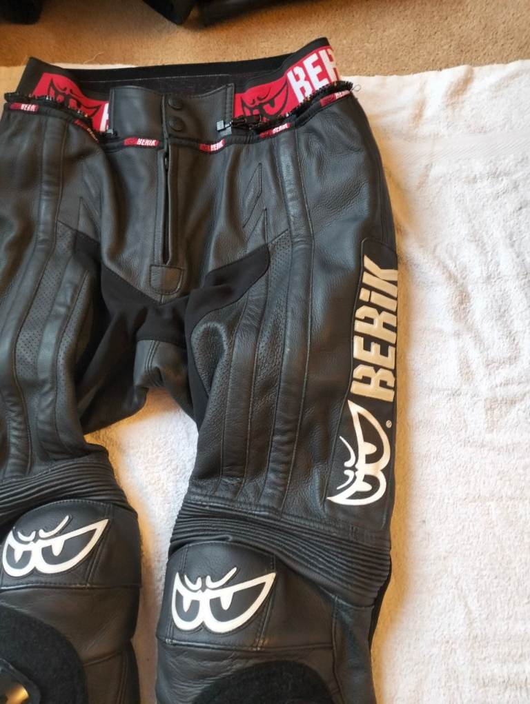 Berik Ls2-8323 2pc Leather Mens Motorcycle Suit Size Medium 32" Waist 42" Chest