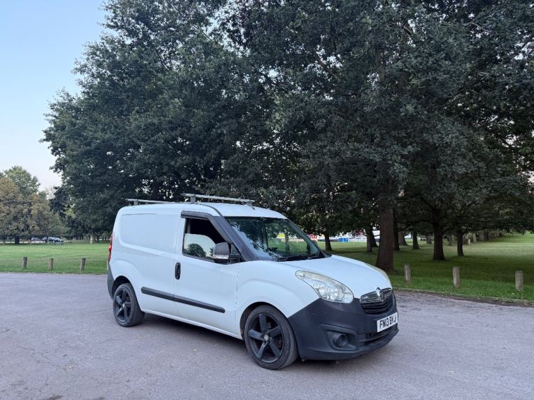 VAUXHALL COMBO 1.6 CDTI 2013 REG WITH ROOFBARS & 12 MONTHS MOT!! READY FOR WORK!!