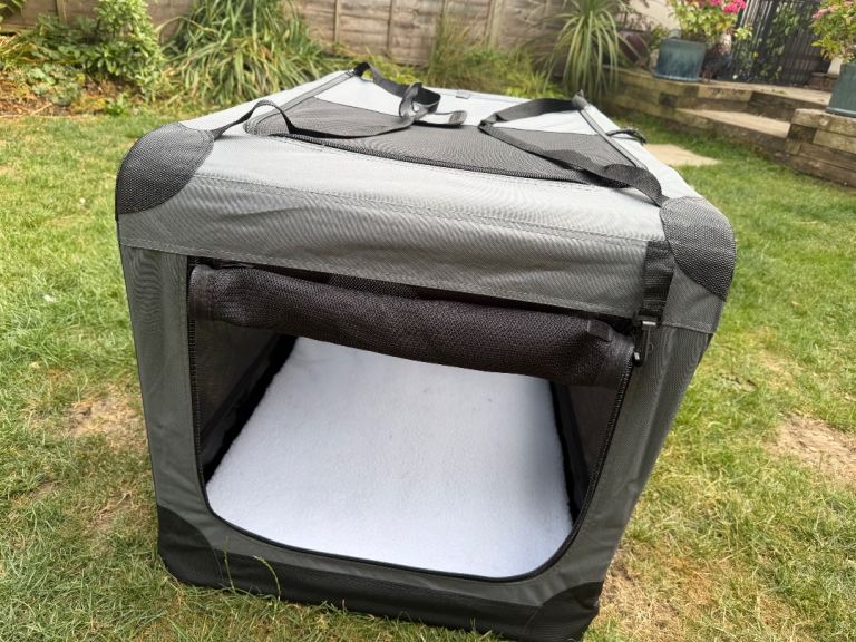 Large pet carrier/crate