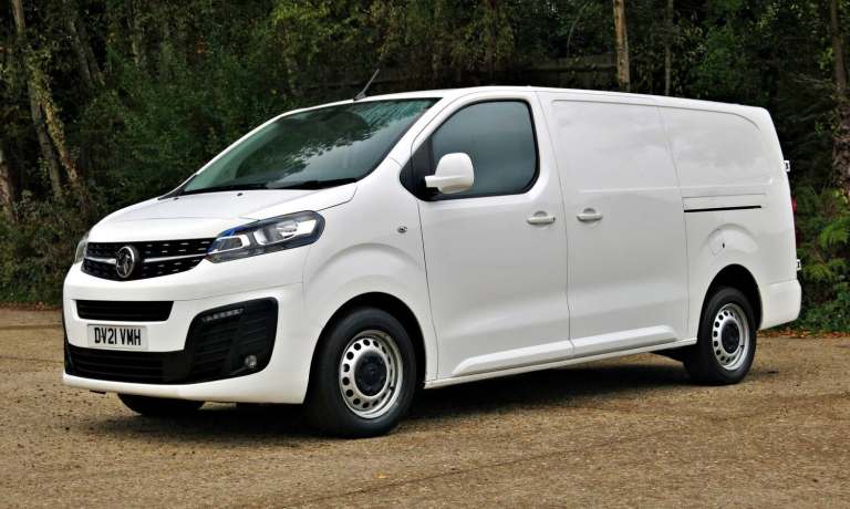 VAUXHALL VIVARO 1.5 100HP LWB AIRCON SPORTIVE White Manual Diesel 2021