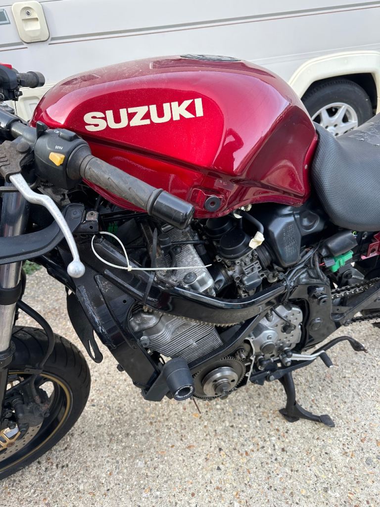 Suzuki, GSX, 2000, 750 (cc)