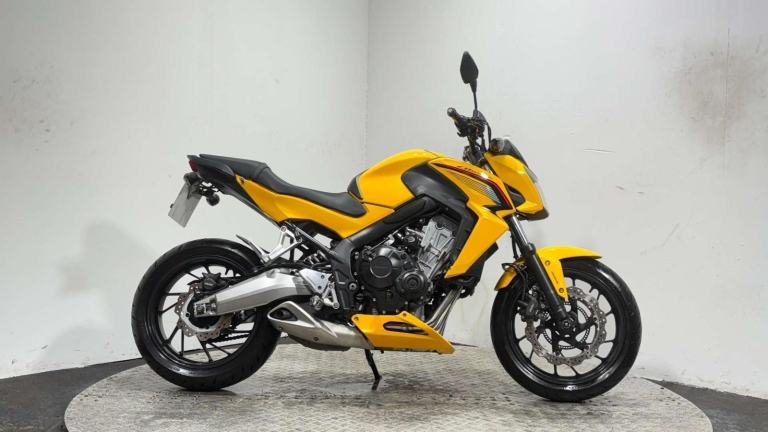 Honda CB 650 NAKED BIKE 2015 ONLY 10K MOT WARRANTY VERY CLEAN 650CC