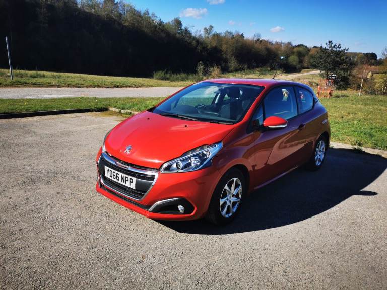 Peugeot 208 2016 1.2 petrol