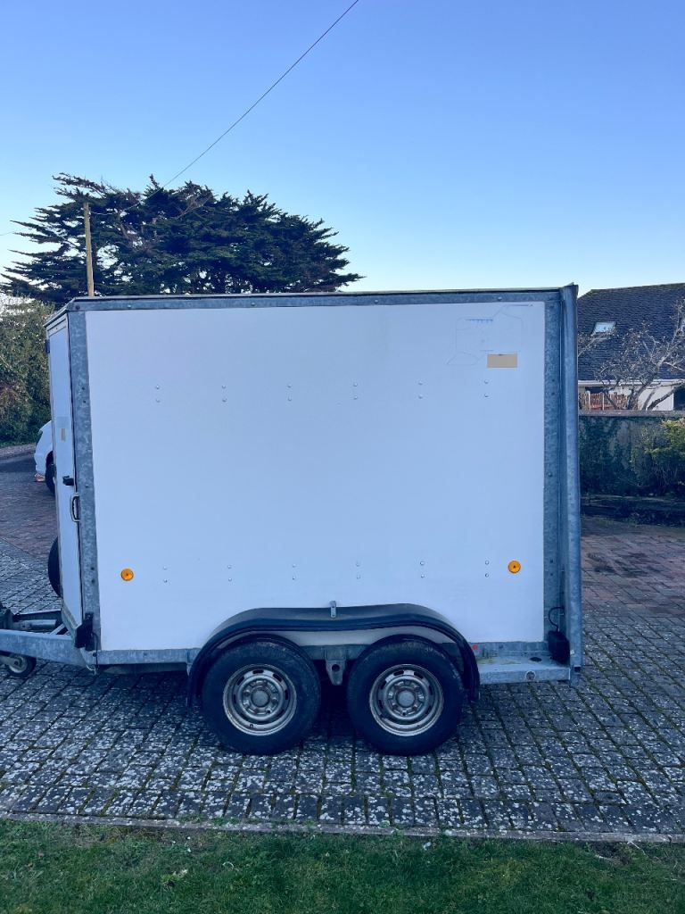 Ifor Williams BV85G Box trailer (8x5) 