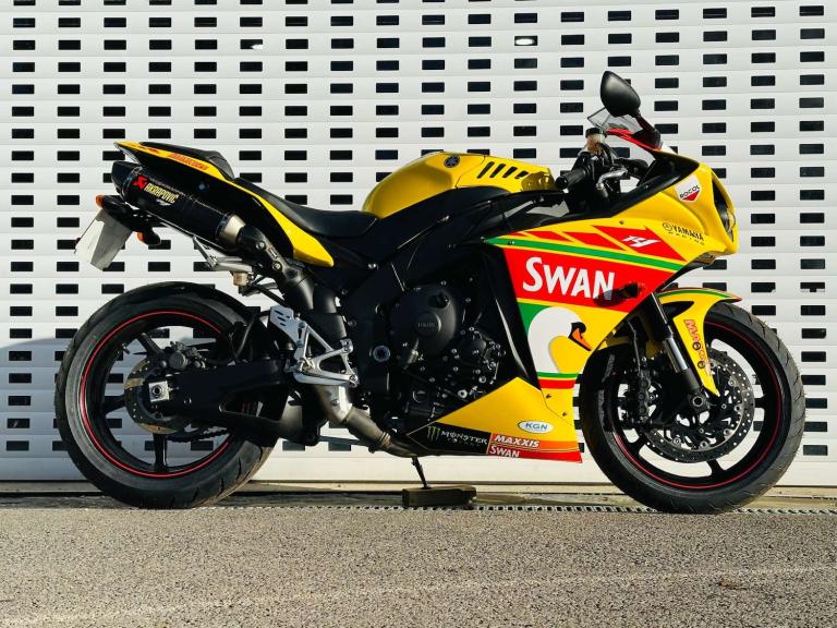 2012 Yamaha YZF R1 10 YZF R1 SWAN RACING Unlisted Petrol Manual