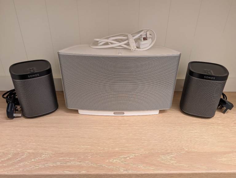Sonos Play 1 and Play 5 speakers