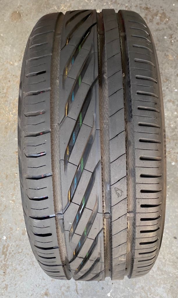 1 X TYRE, 225 40 18, UNIROYAL RAINSPORT 5, THE RAIN TYRE, 7.7 MM TREAD