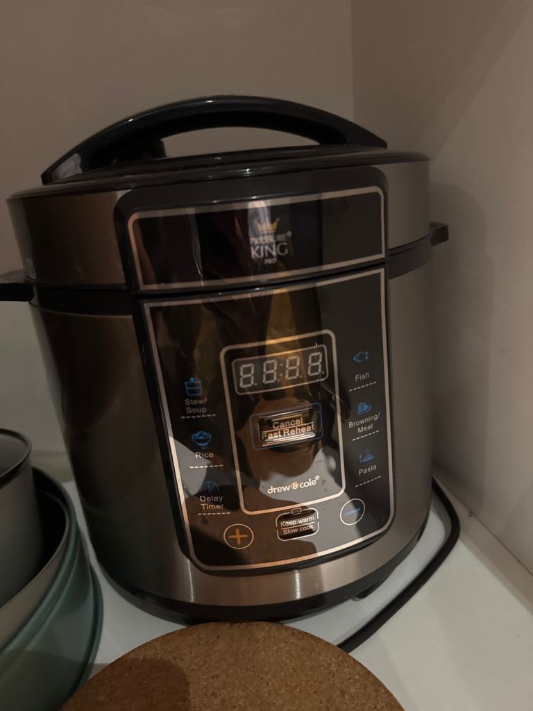 Pressure cooker + Eastern coffee maker kit