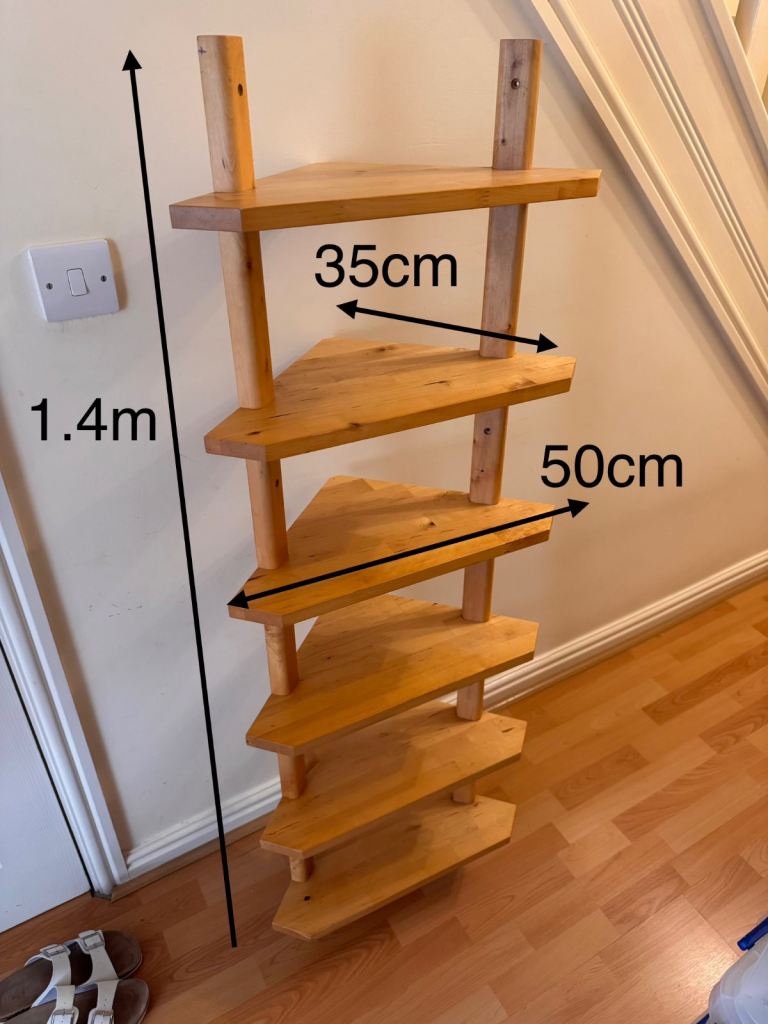 Corner shelf unit