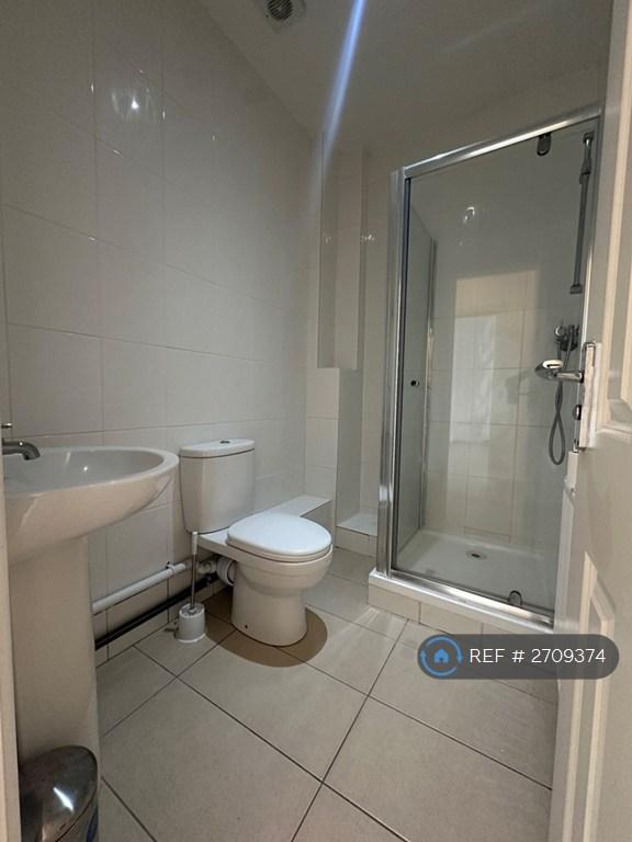 1 bedroom flat in Lower Leys, Evesham, WR11 (1 bed) (#2709374)