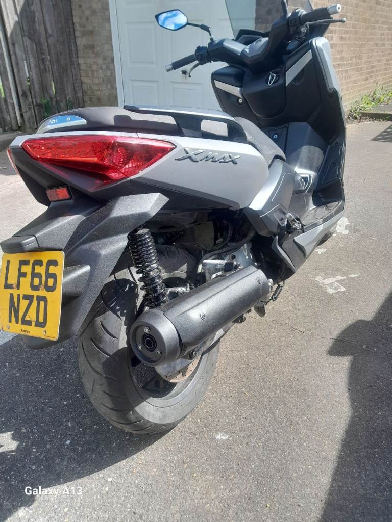 Yamaha x max125 