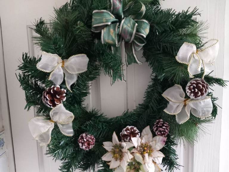LARGE CHRISTMAS DOOR WREATH 