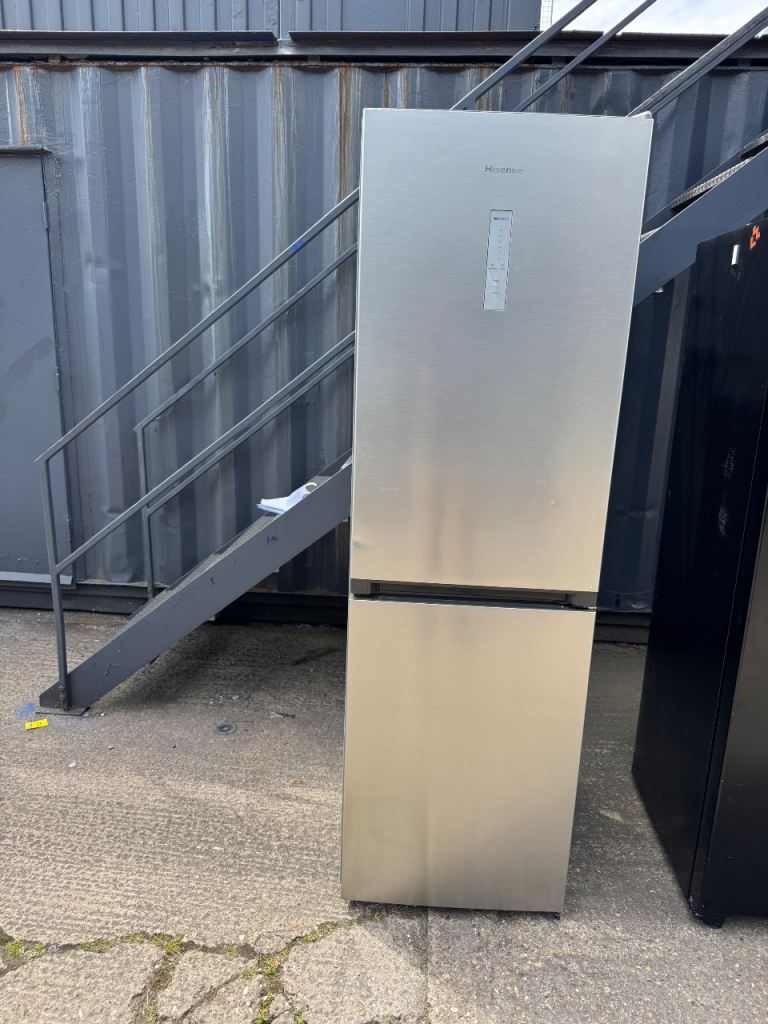 Hisense Fridge Freezer 190cm Silver