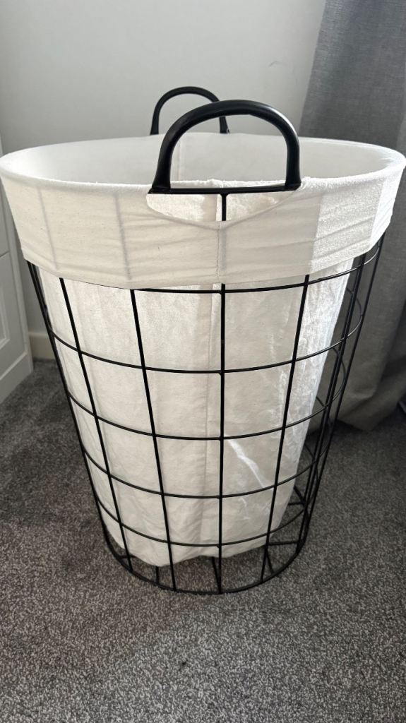 Black wire wash basket 