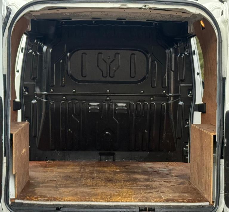 2017 Vauxhall Combo 1.3 CDTi 2300 16v FWD L2 H1 3dr Diesel