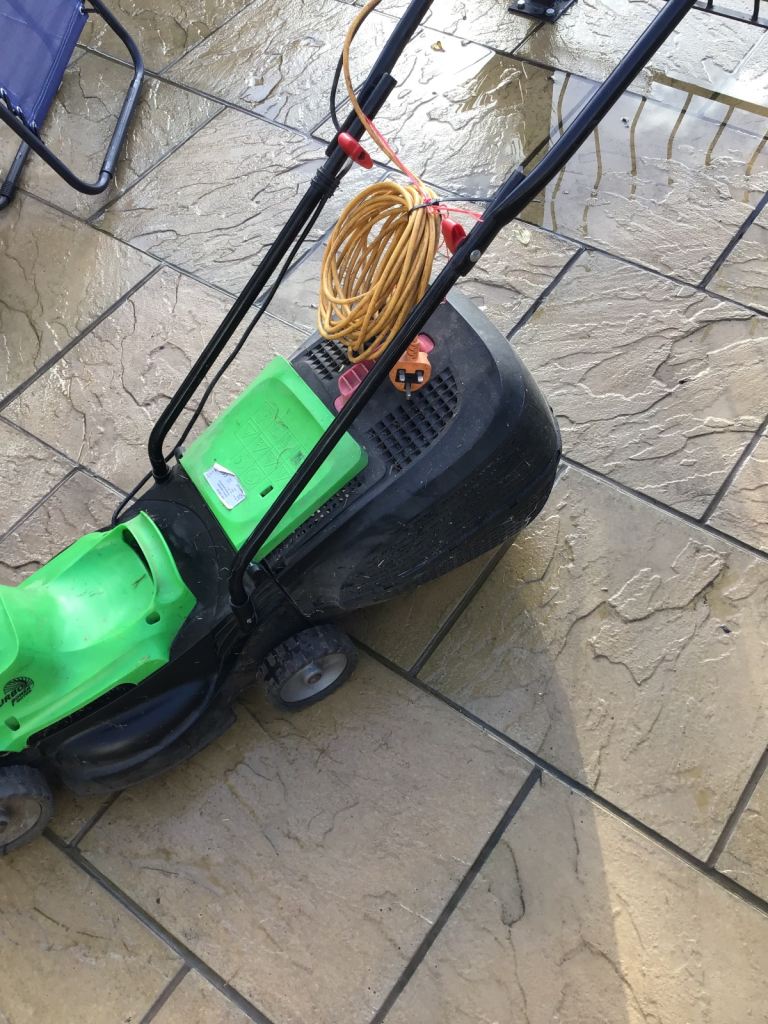 Lawnmower 