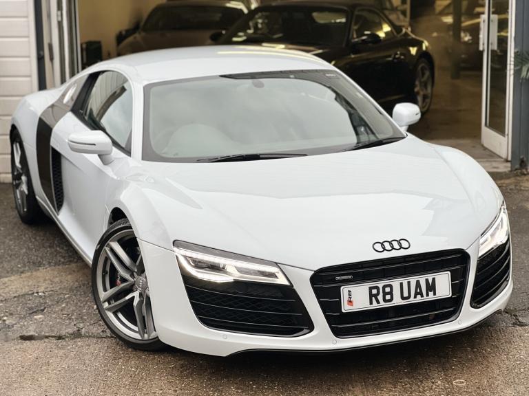 AUDI R8 4.2 FSI V8 2014