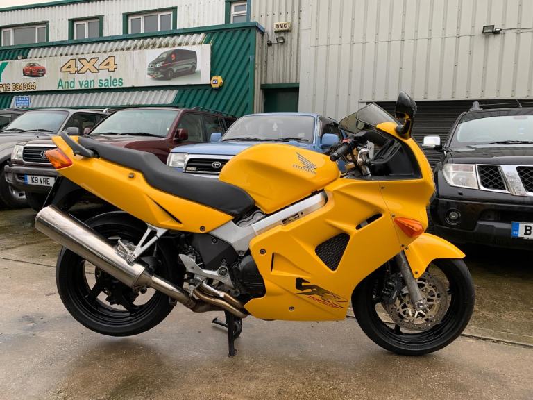 1999 Honda VFR800FI V4 PGM-FI (RC46) PRE V-TEC (ONLY 11K MLS CLASSIC MOTORCYCLE 