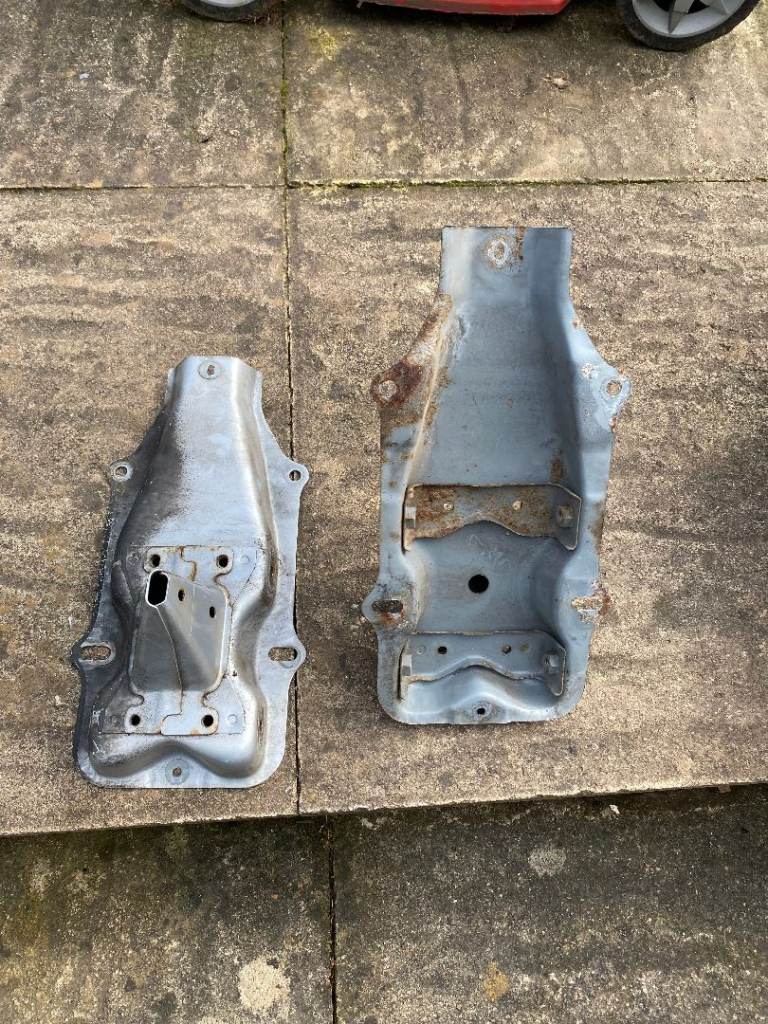 Mazda MX5 mk2.5 (2003) pair of front bumper brackets