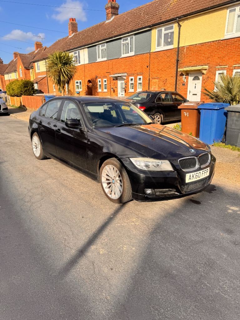 BMW 320i 2010 manual