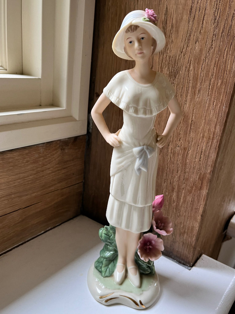  The Regal Collection ~  Porcelain Lady Figurine P 163 "Clare" 27cm H