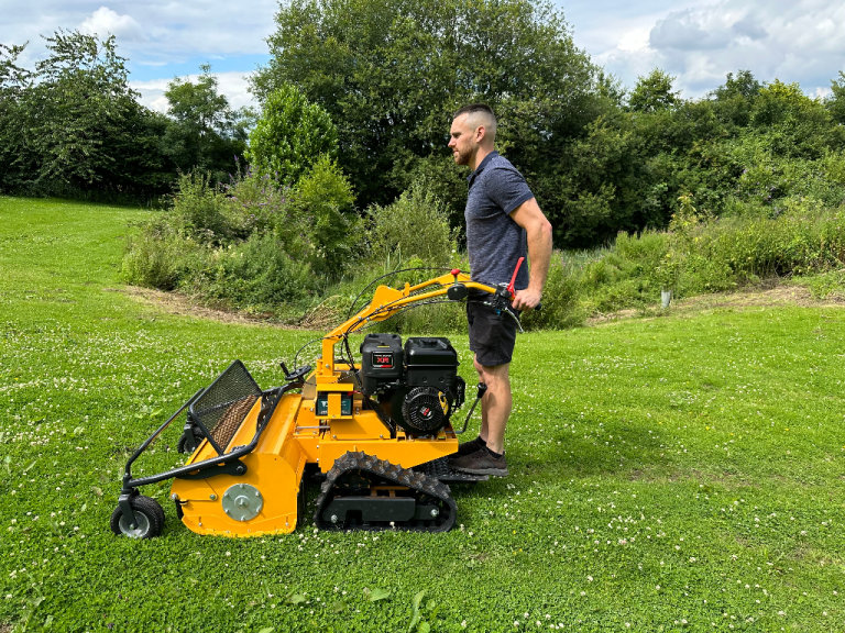 RAPTOR X Track Flail mower, stand on, BRAND NEW *** VIDEO Key Start 13.5HP Briggs & Stratton Engine