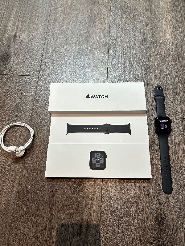 Apple Watch SE 2 GPS 44mm Midnight with Sports Band