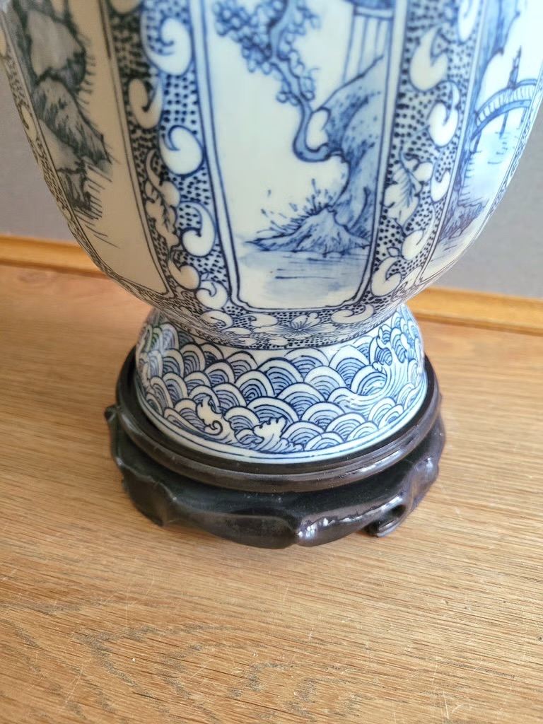 Antique Style Blue & White Chinese Vase