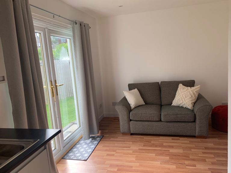 Flat to let