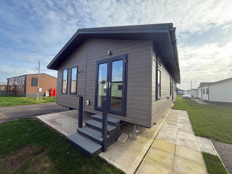 Static caravan / Twin unit Pathfinder Res lodge 50x20 for sale Manor House Park 