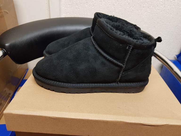 Ugg Australia Women's boots in black size uk 4