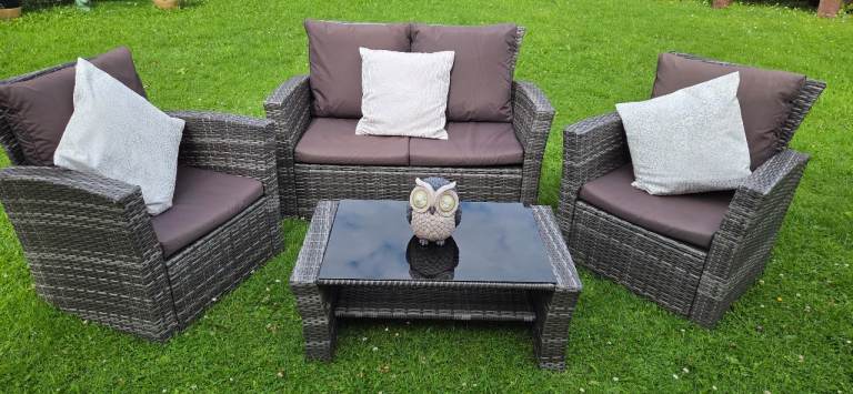Rattan garden/outdoor furniture set /Can deliver 