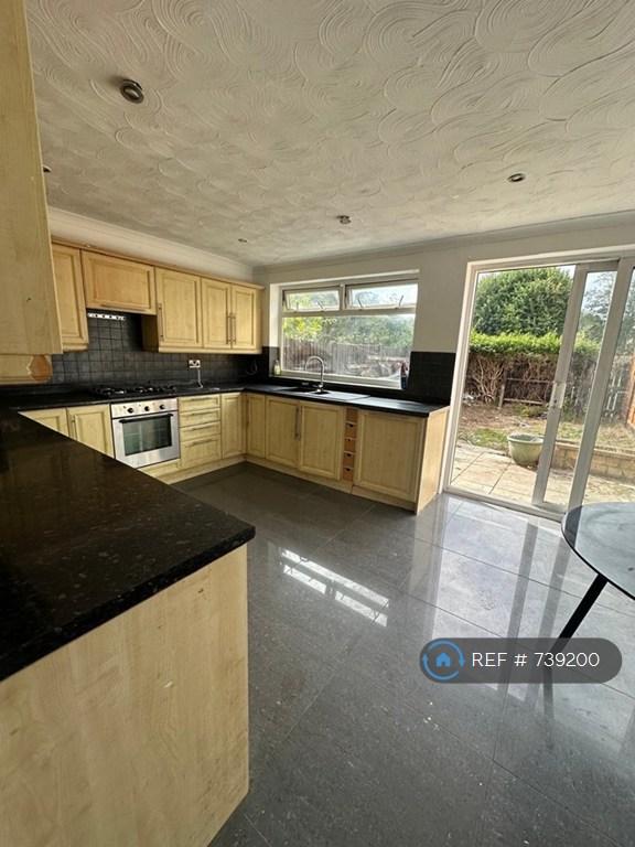 4 bedroom house in St Katherines Road, Erith, DA18 (4 bed) (#739200)