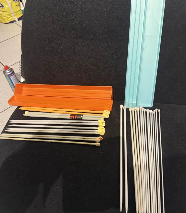 KNITTING NEEDLE SETS IN PRETTY NEW KNITTING PINS BOX, LITTLE USED ONLY £10 EACH CAN POST