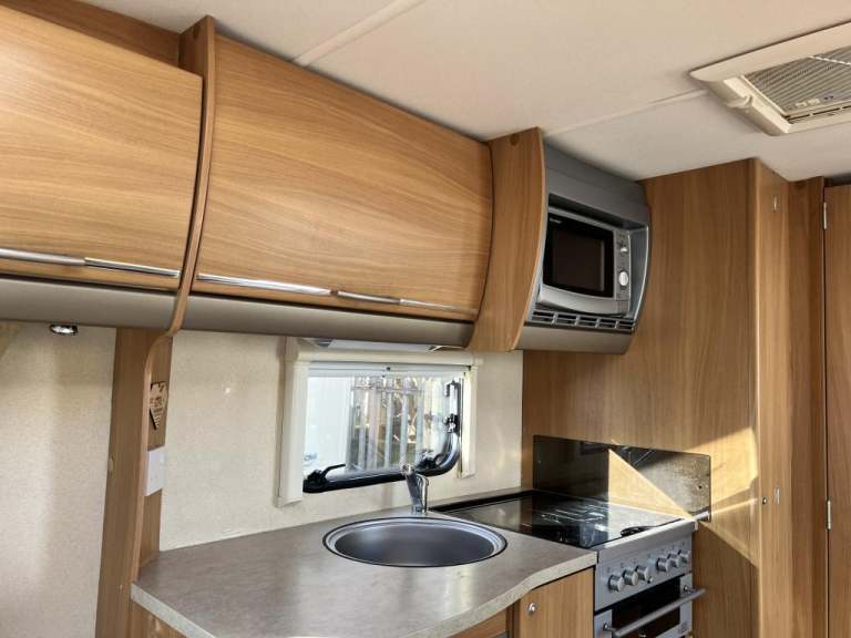 2009 SWIFT COASTLINE 480 se 2 Berth Motor mover