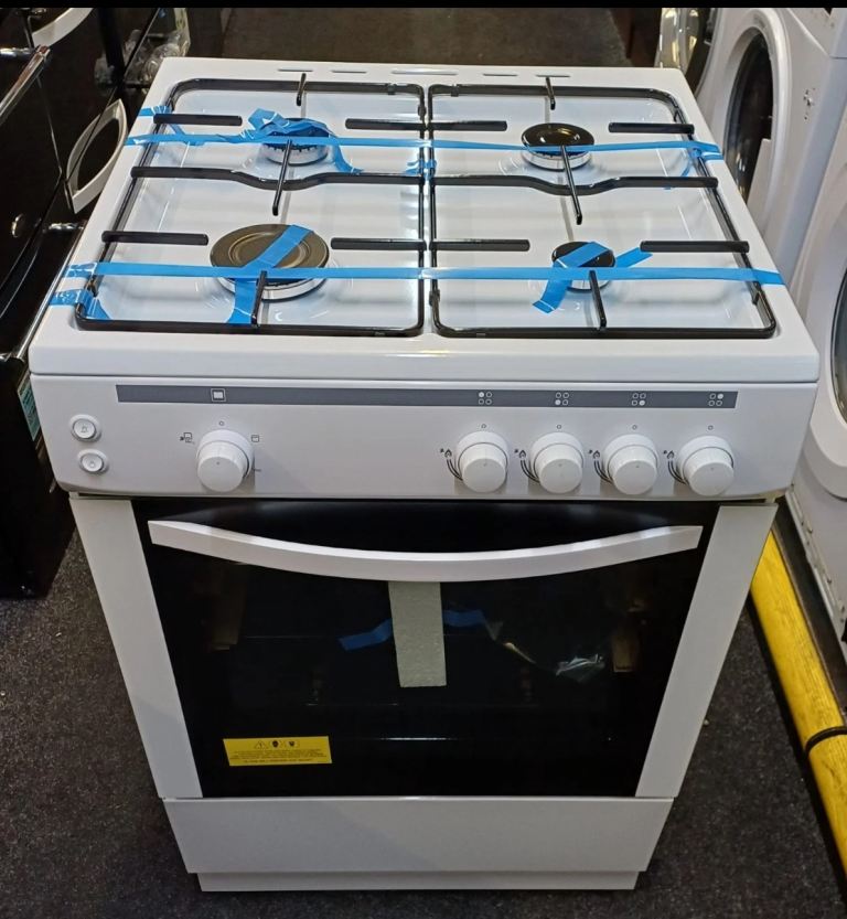 ESSENTIALS CFSG60W18 60 cm Gas Cooker - White NEW