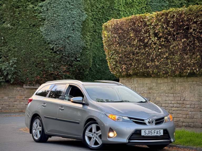 TOYOTA AURIS 1.4 D-4D EXCEL [PANROOF] + FULL TOYOTA HSTRY + 2KEY + HUGE SPEC+CLN