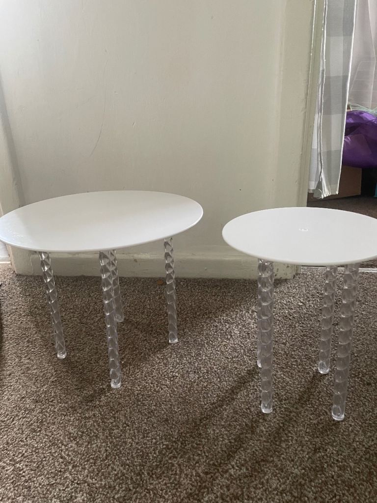 Circular cake stands x2