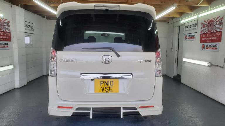 Honda stepwagon spada 2.0 auto 8 seater fresh japanese import new tyres 2010