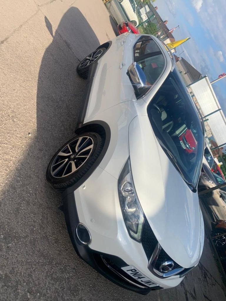 2014 Nissan Qashqai 1.5 dCi Tekna SUV 5dr Diesel Manual 2WD Euro 5 (s/s) (110 ps) HATCHBACK Diese...