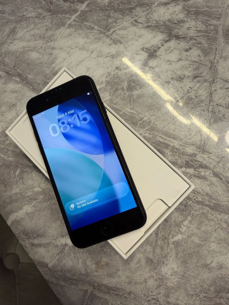 Apple iPhone SE 3rd Generation 64GB Unlocked