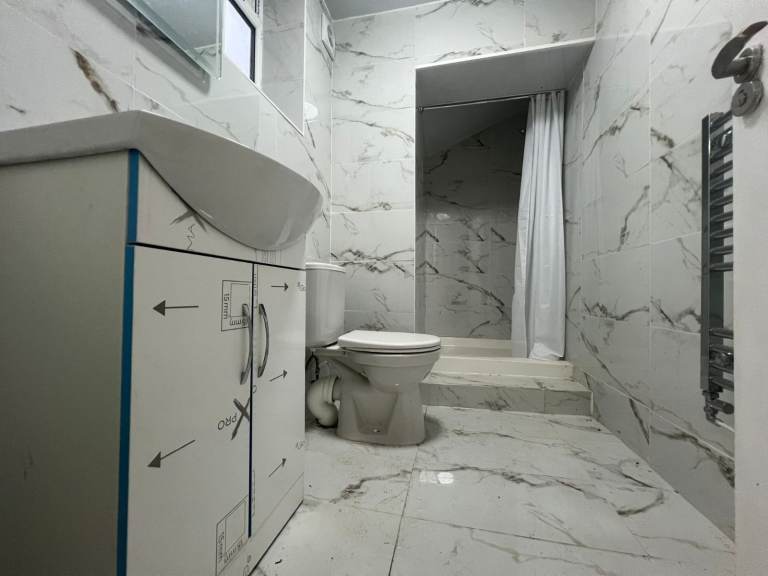 ***ONE BEDROOM FLAT TO RENT***SPACIOUS FLAT***IDEAL FOR WORKING PROFESSIONALS***CALL NOW TO VIEW***