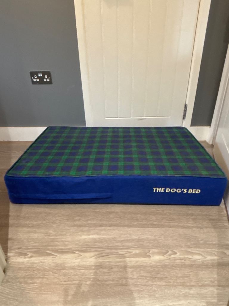 The Dog Bed – Large Mattress Style – Excellent Condition