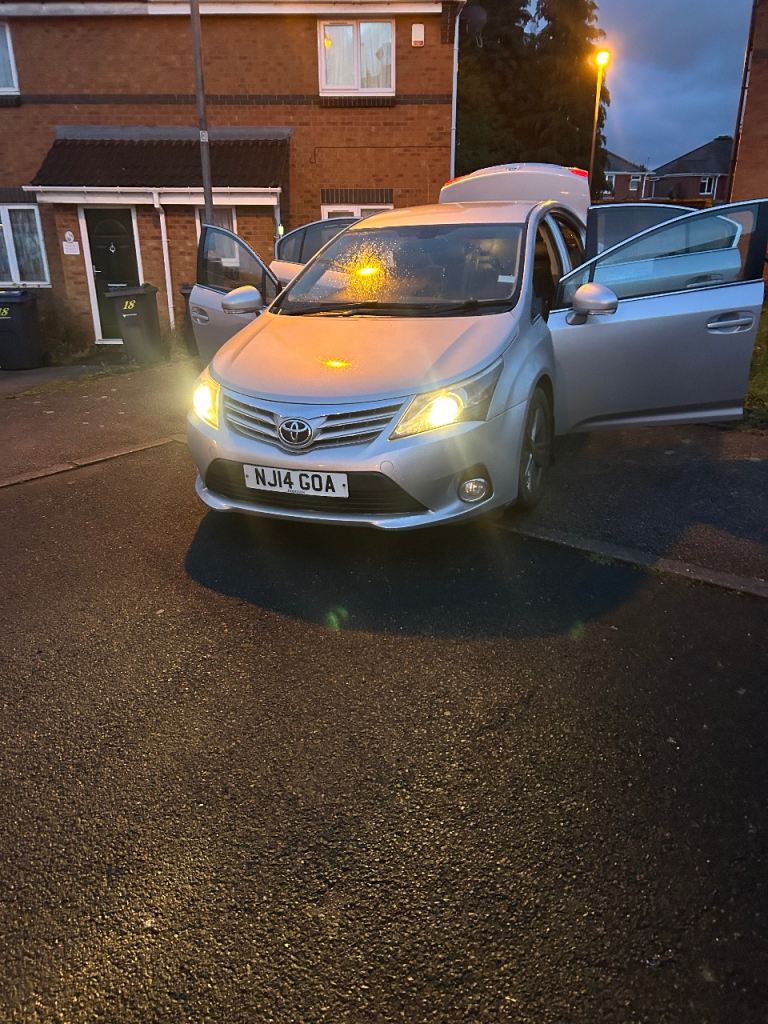 Toyota, AVENSIS, Saloon, 2014, Manual, 1798 (cc), 4 doors